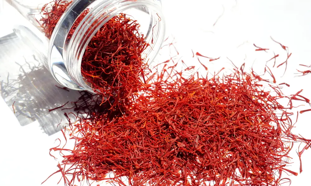 saffron threads spreads of its container