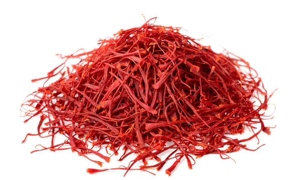 saffron red theads isolated